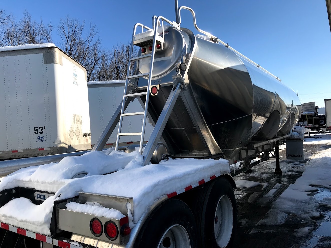 Polar Trailer 1,500-lb.-Capacity, Single-Axle Dump Trailer